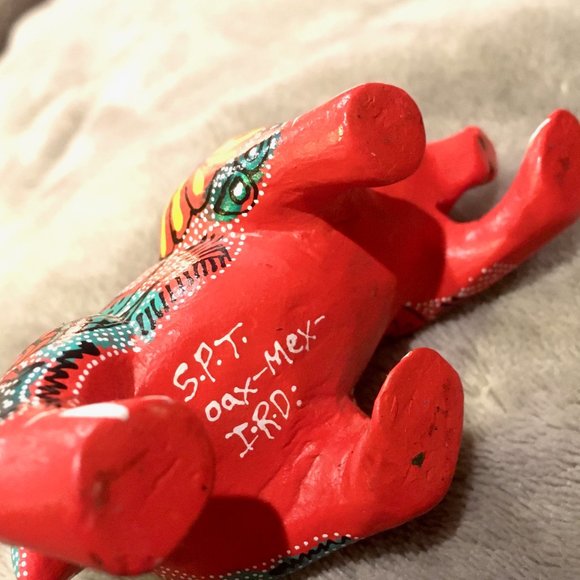 Hand made alebrije folk art Oaxaca Spirit Bear carving - Picture 5 of 5